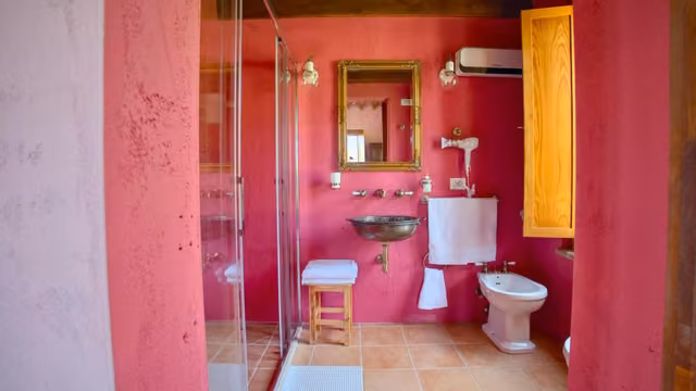 Bagno privato di una camera di Cantina D'Erasmo a Offida