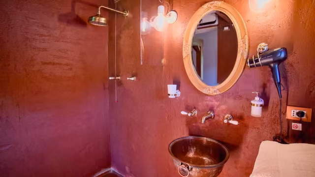 Dettaglio del bagno di una camera di Cantina D'Erasmo
